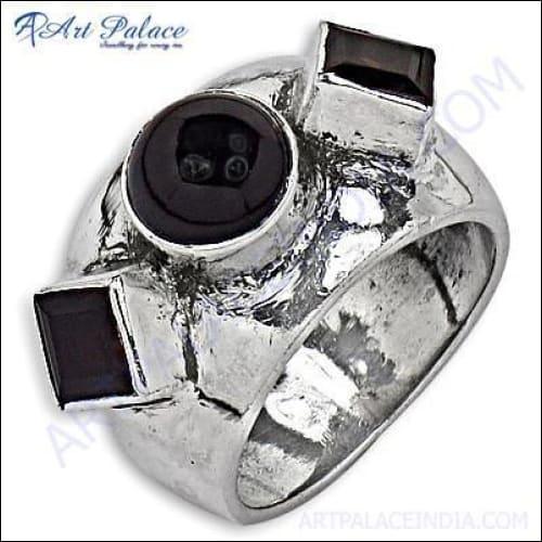 Stylish multi-stone ring made of 925 sterling silver featuring vibrant gemstones in an elegant design.