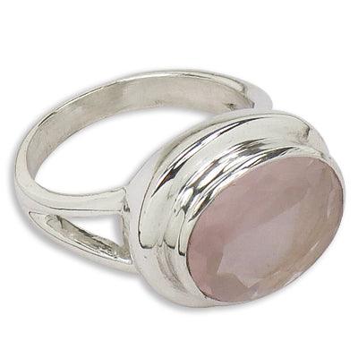 Adjustable 925 silver ring featuring a stunning rose quartz gemstone, elegantly designed for style and comfort.