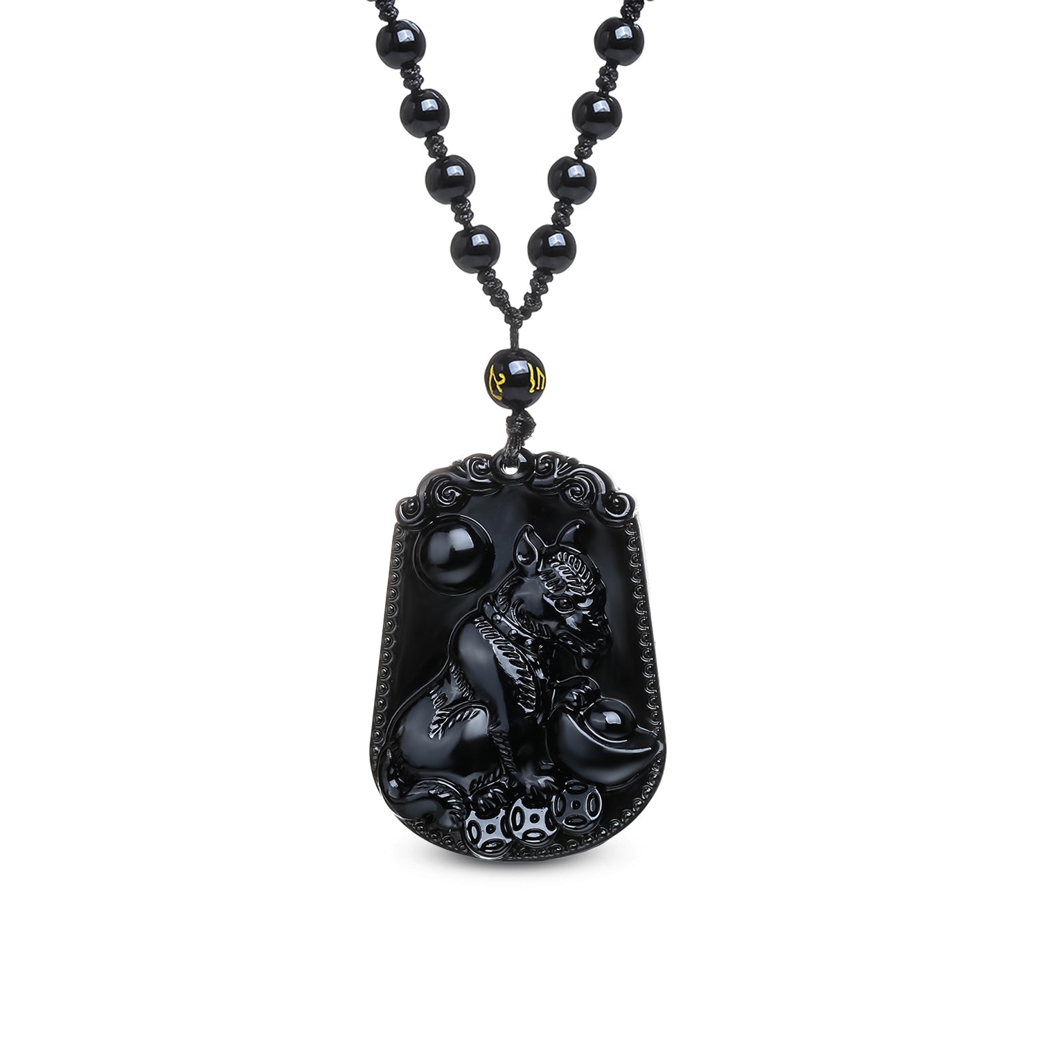 Collier 'Loyauté du Chien' en obsidienne noire avec pendentif élégant, cordon ajustable et dimensions uniques.