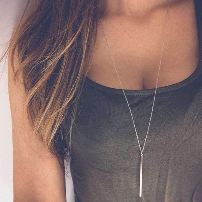 Elegant Vertical Bar Necklace made of high-quality zinc alloy, featuring a sleek bar pendant on a delicate chain.
