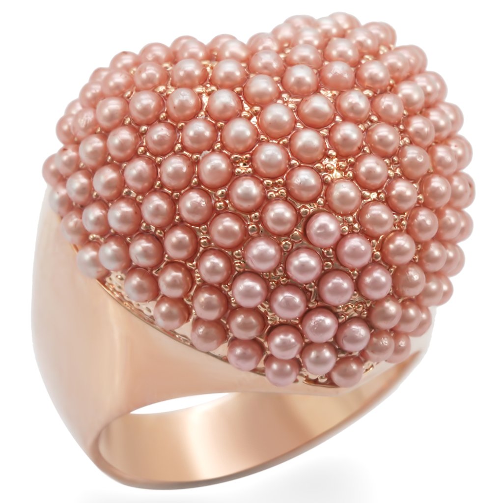 1W059 Rose Gold Brass Ring featuring a synthetic pearl in rose color, showcasing its elegant design and luxurious finish.