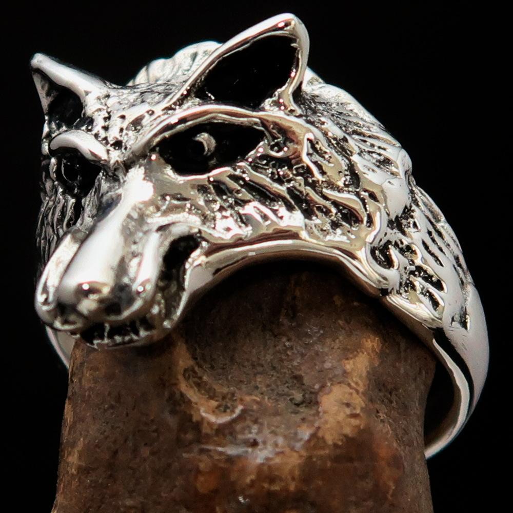 Men's Animal Ring featuring a male coyote design in polished sterling silver 925, showcasing intricate details and a bold appearance.