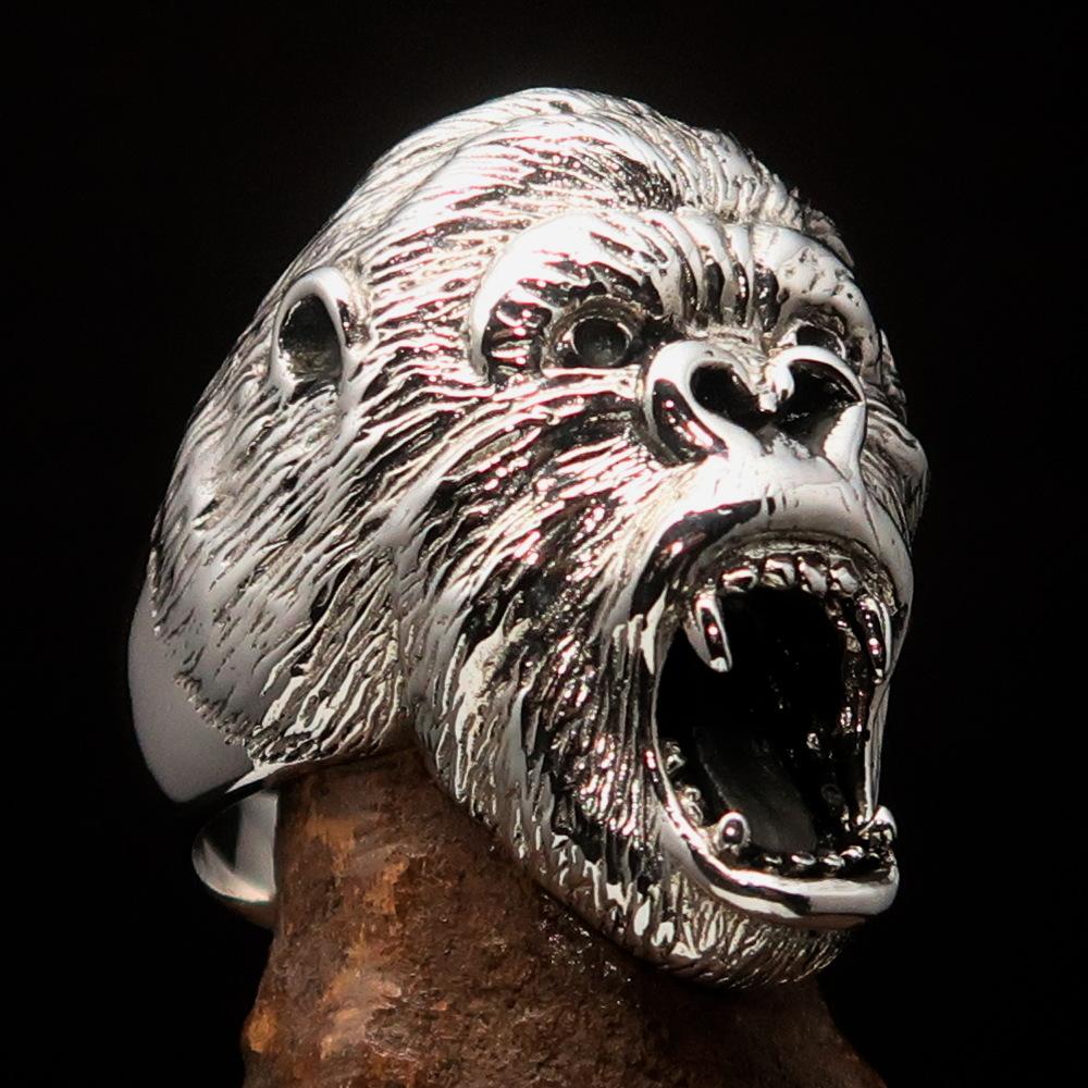 Men's Ape Ring Roaring Gorilla made of Sterling Silver 925, featuring a bold gorilla design with a polished and antiqued finish.