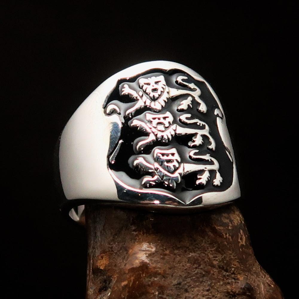Men's Black 3 Lions Coat of Arms Ring made of sterling silver with black enamel detailing, showcasing a noble design.