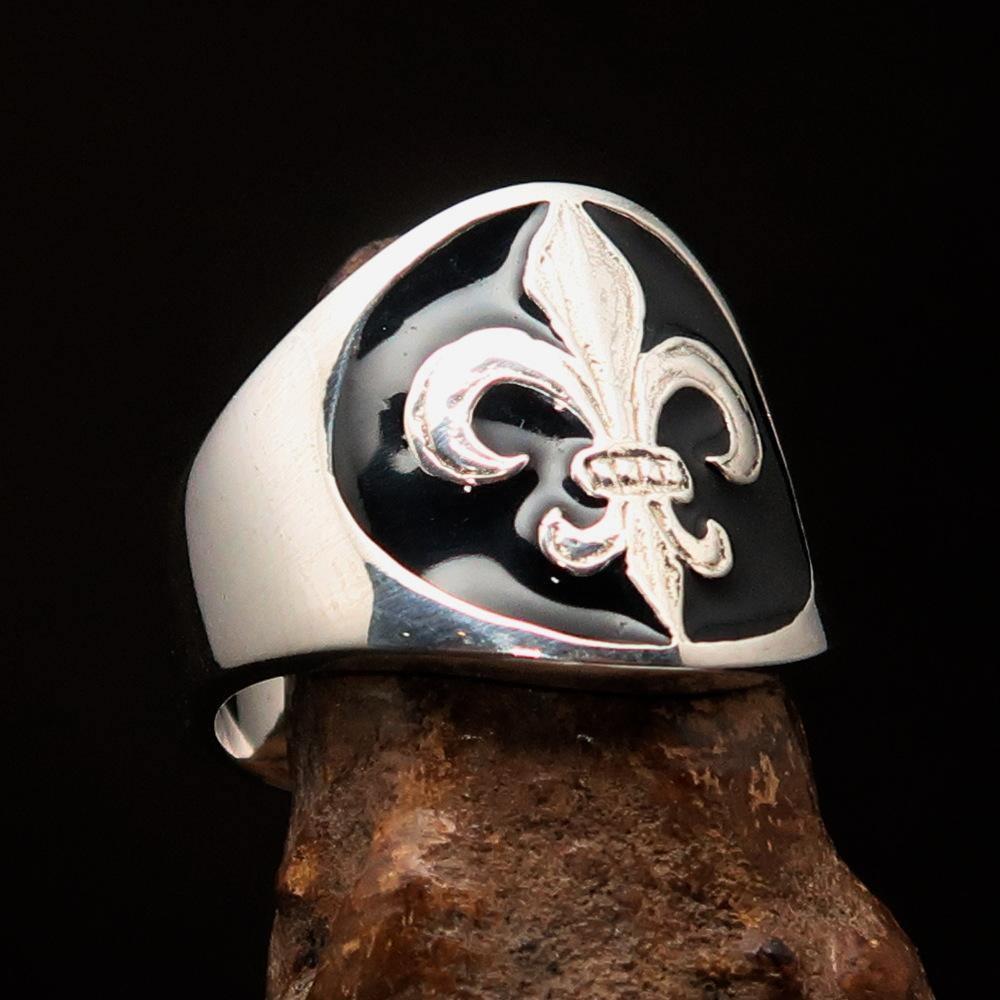 Men's Black Fleur de Lis Seal Ring made of high-polished sterling silver with black enamel, showcasing intricate design and hallmark 925.