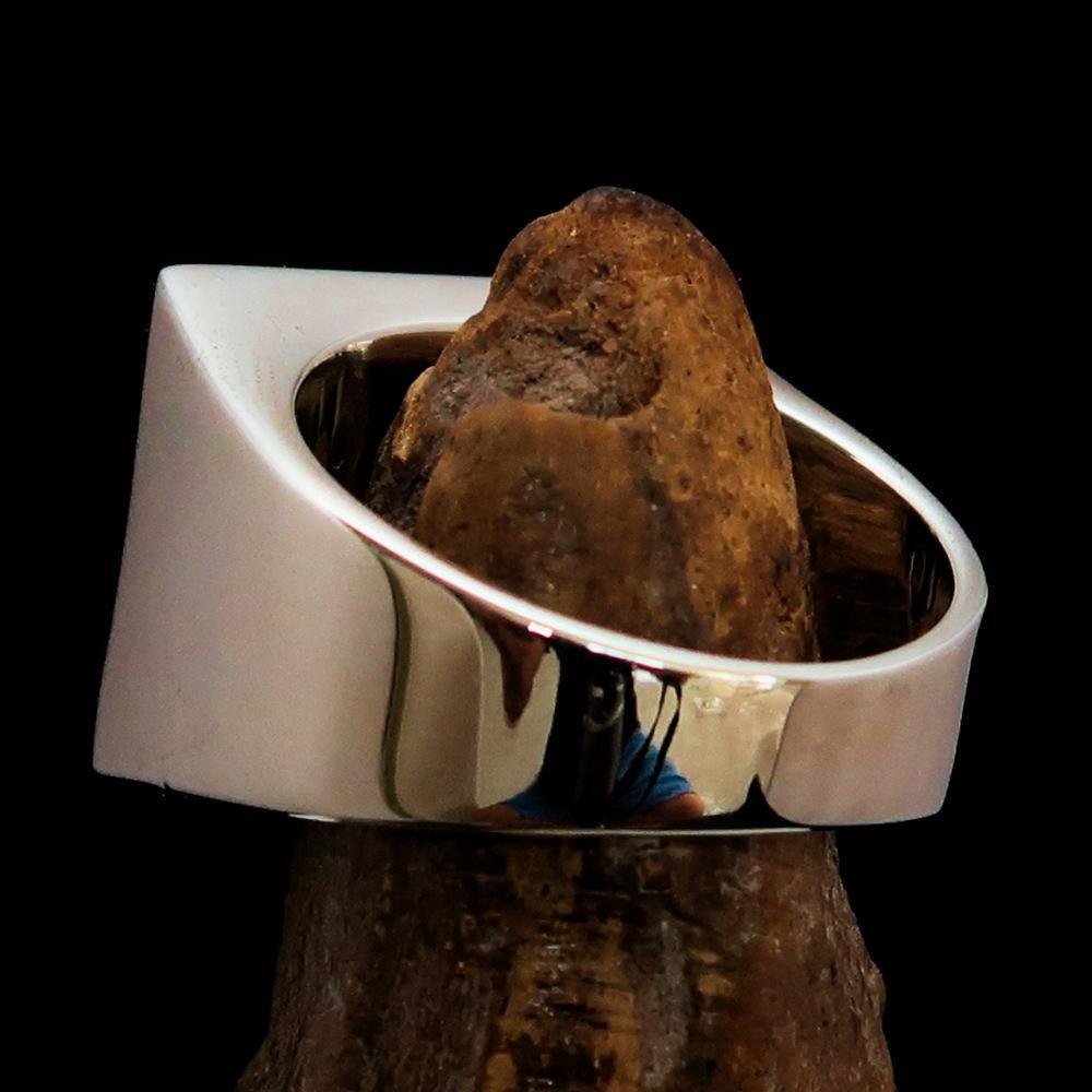 Men's sterling silver ring featuring the green Eye of Ra design, polished finish, and hallmarked 925.