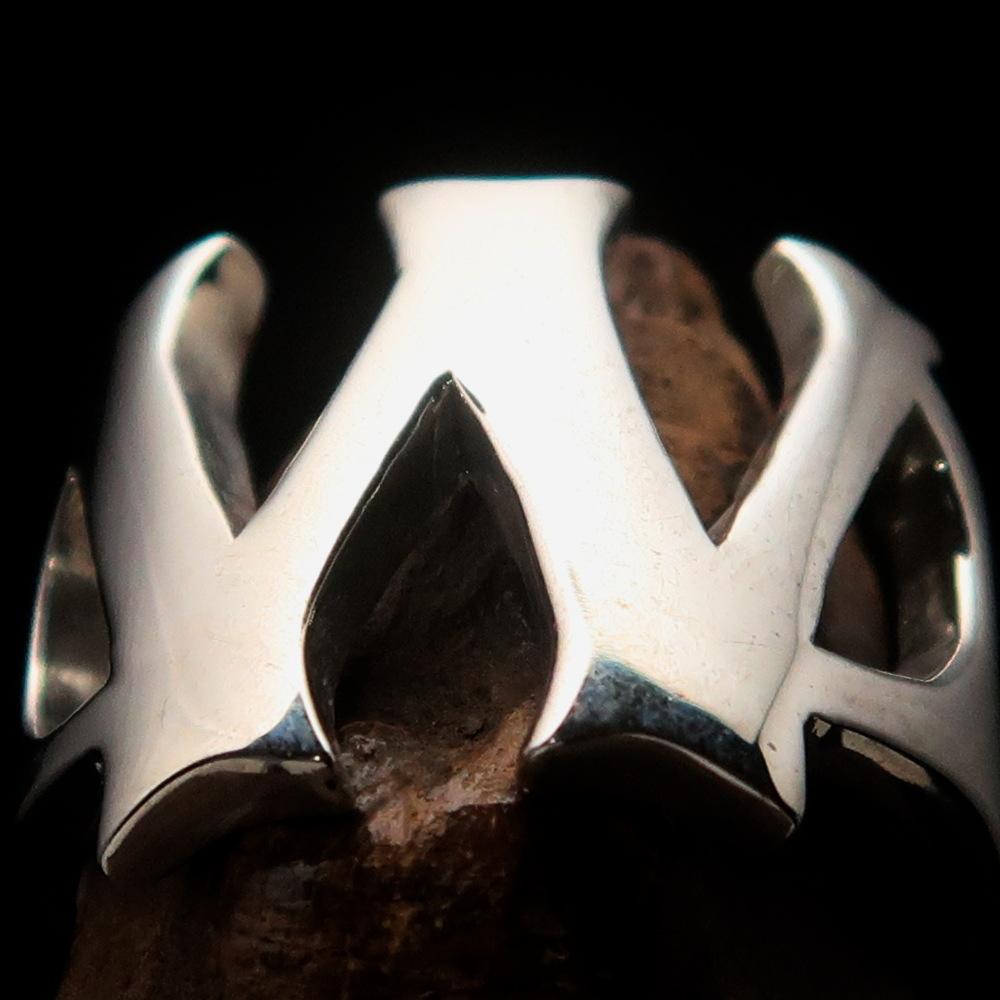 Mirror polished Men's Sterling Silver Initial Ring featuring a bold letter W, showcasing its high-quality craftsmanship and shine.