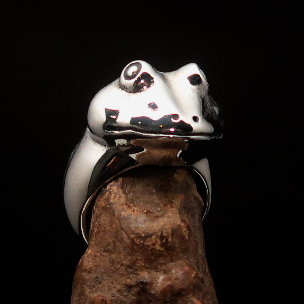Men's Grinning Frog Ring made of antiqued Sterling Silver, showcasing intricate details and a playful design.