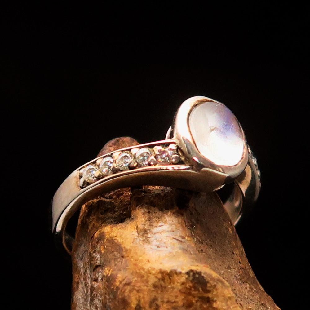 Sterling Silver Solitaire Ring featuring an oval Ceylon Moonstone, polished finish, and hallmark 925.