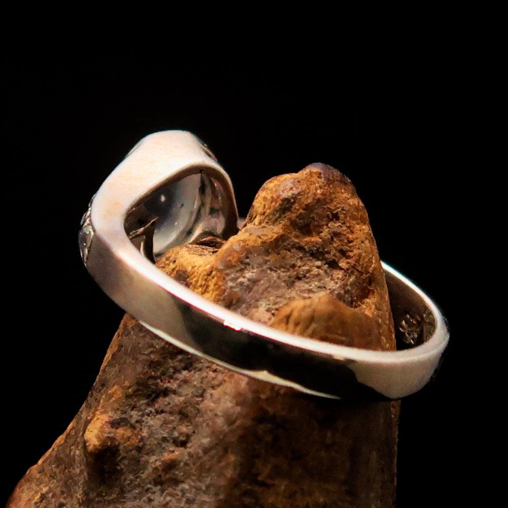 Sterling Silver Solitaire Ring featuring an oval Ceylon Moonstone, polished finish, and hallmark 925.