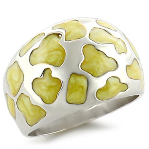 High-polished 925 sterling silver ring featuring a vibrant peridot epoxy stone, showcasing elegance and craftsmanship.