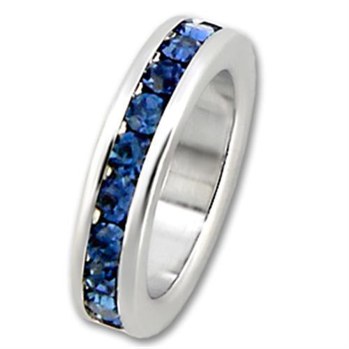 High-polished 925 sterling silver pendant with a round shape, showcasing its elegant design and shiny finish.