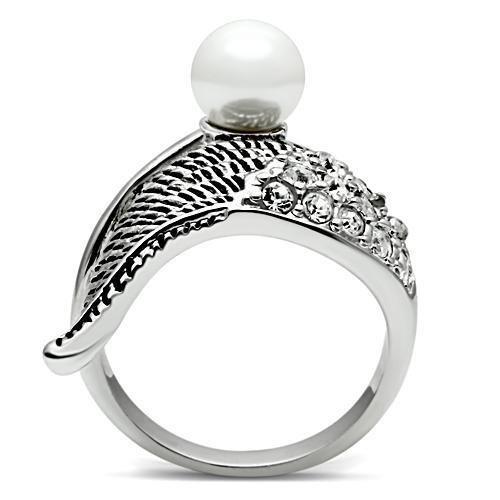3W191 Rhodium Brass Ring featuring a synthetic white pearl centerpiece, showcasing elegance and craftsmanship.