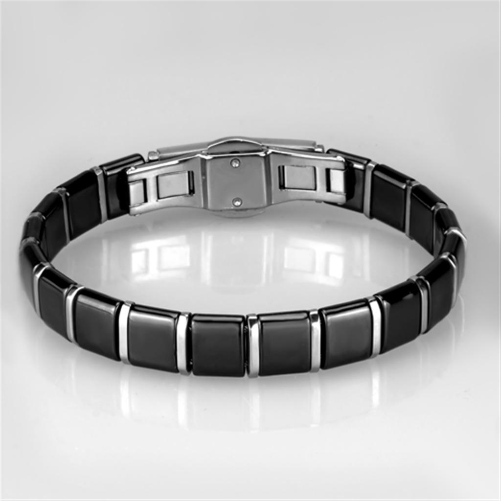 3W984 High Polished Stainless Steel Bracelet featuring a jet ceramic center stone, showcasing its elegant design and polished finish.