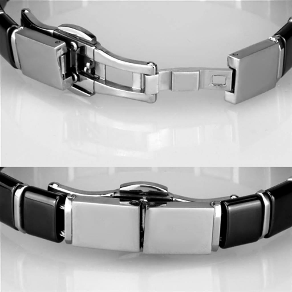 3W984 High Polished Stainless Steel Bracelet featuring a jet ceramic center stone, showcasing its elegant design and polished finish.