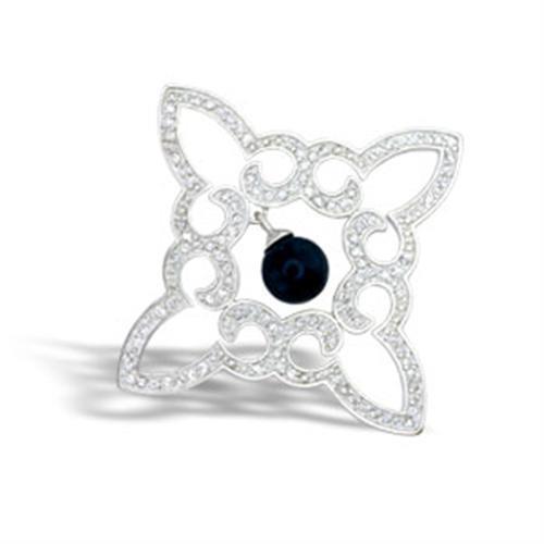 High-polished 925 sterling silver pendant featuring a jet black onyx stone, showcasing elegance and craftsmanship.