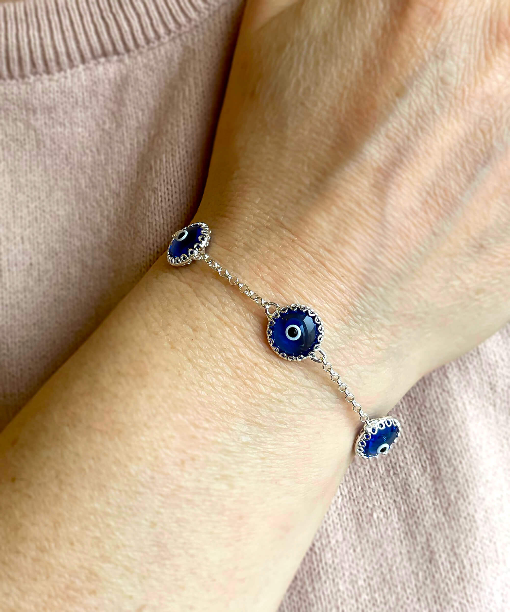 5 Beads Lapis Blue Evil Eye Women Silver Link Bracelet featuring lapis blue beads and sterling silver prongs, elegantly designed for protection and style.