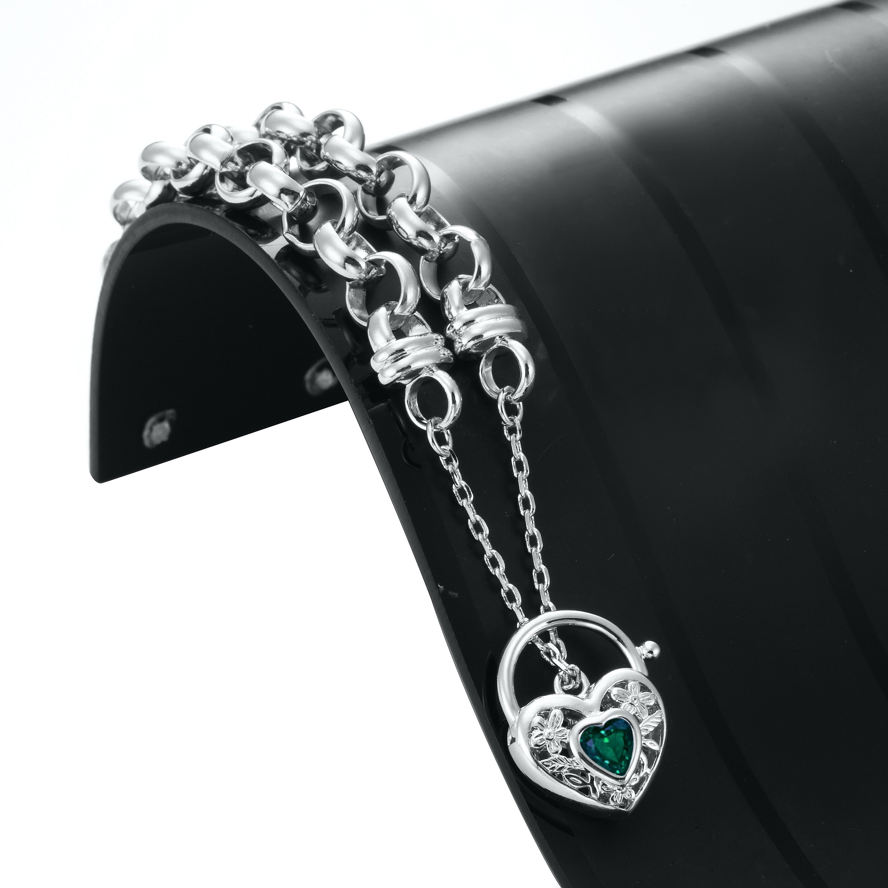 925 Sterling Silver Plated 10mm Belcher Chain Bracelet featuring a Green Filigree Locket, showcasing its elegant design and quality craftsmanship.