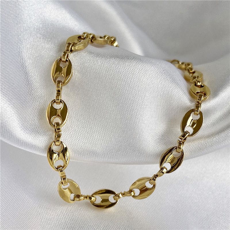 Achaz Coffee Bean Bracelet in Gold, featuring a waterproof stainless steel chain with 18K gold PVD plating, elegantly designed for everyday wear.