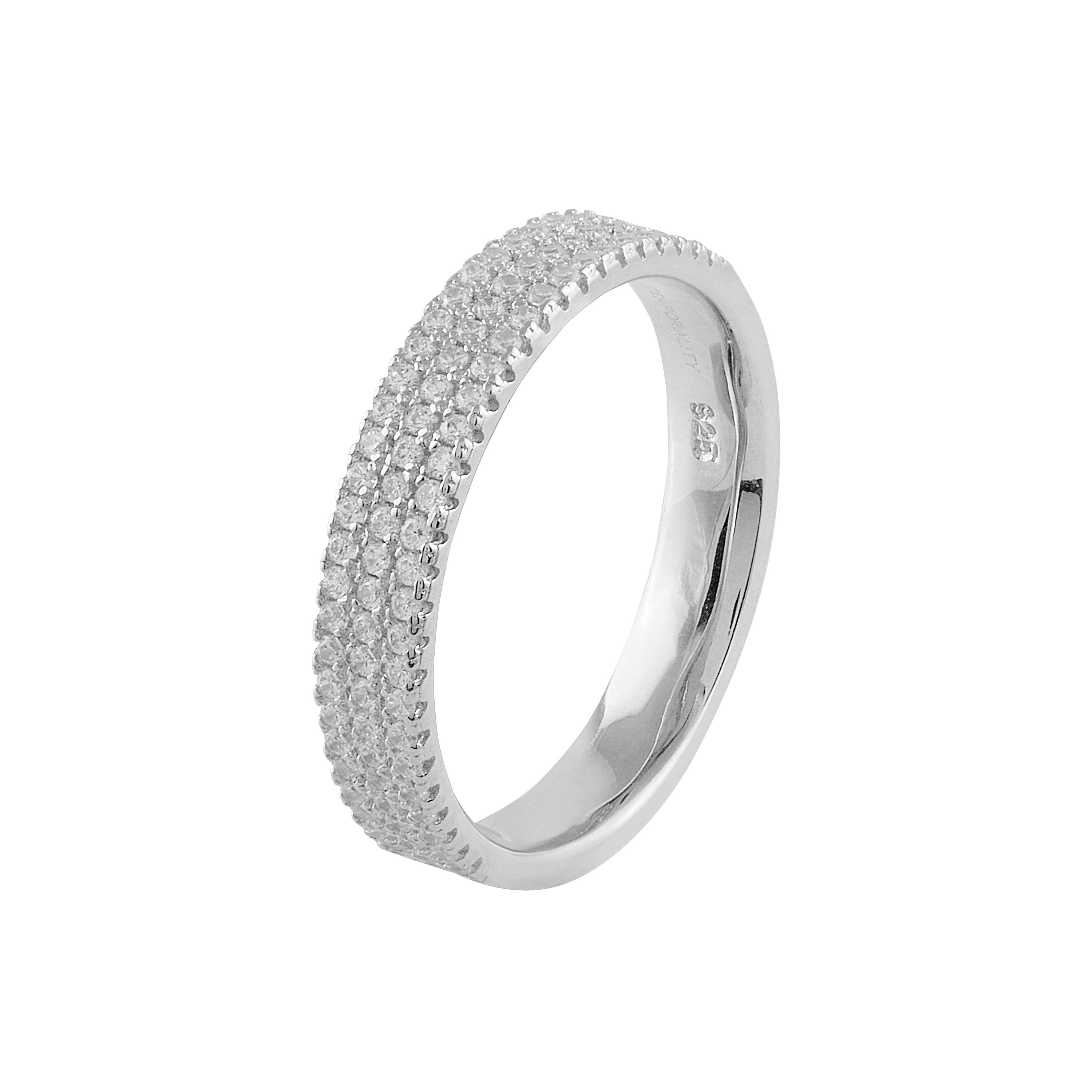 Anillo Serena de plata con circonitas blancas, diseño triple elegante y brillante, ideal para ocasiones especiales.