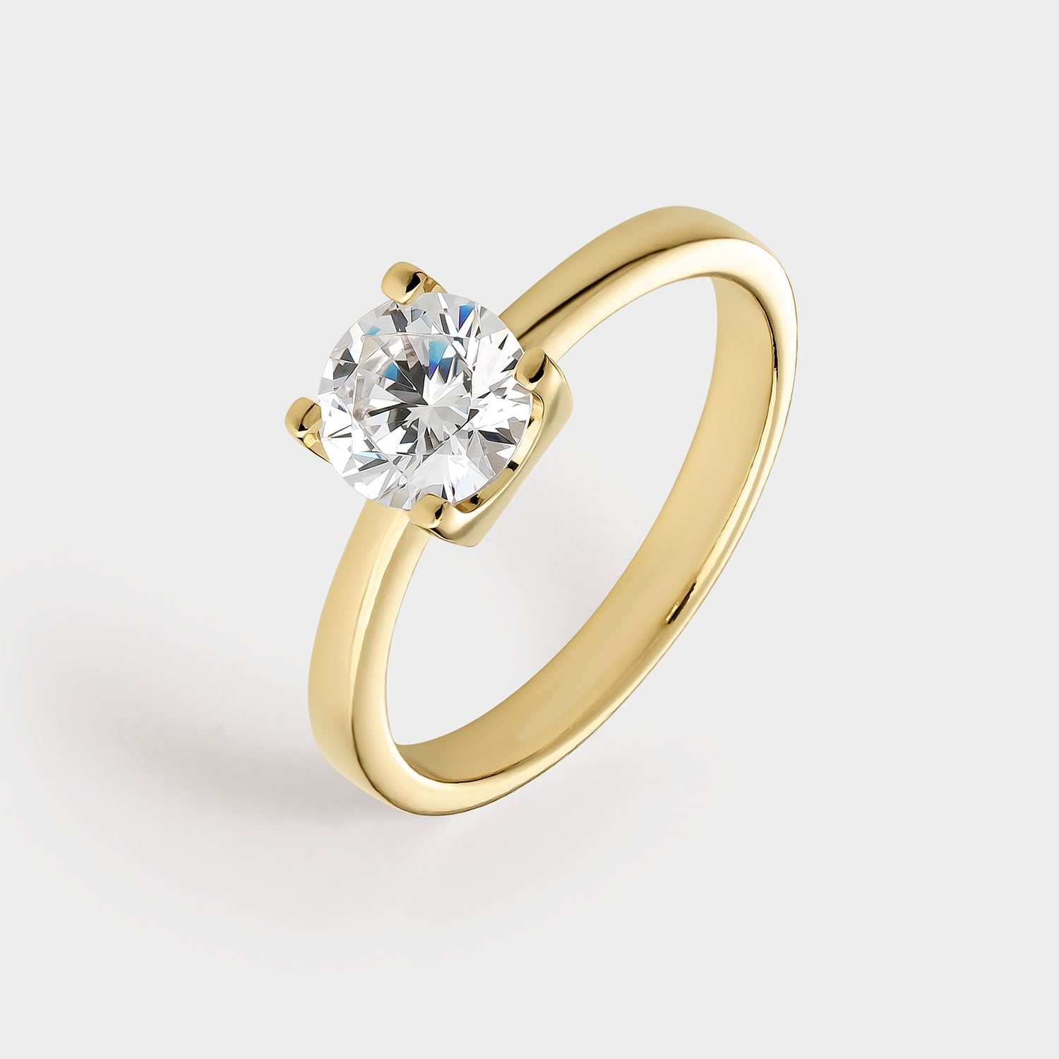 Anillo solitario de plata chapado en oro amarillo con circonita de 6,5 mm, elegante y brillante, ideal para ocasiones especiales.