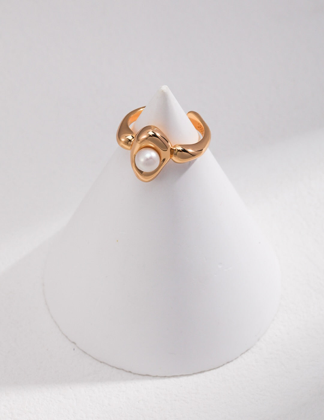 Chic Vintage Pearl Open Ring featuring natural pearls and gold vermeil, adjustable size for a perfect fit.