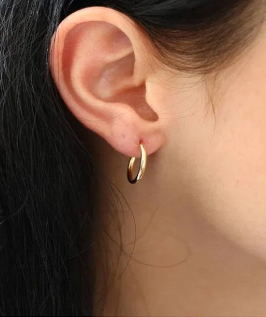 Classic Gold Hoop earrings made of sterling silver with 18k gold plating, showcasing a timeless and elegant design.