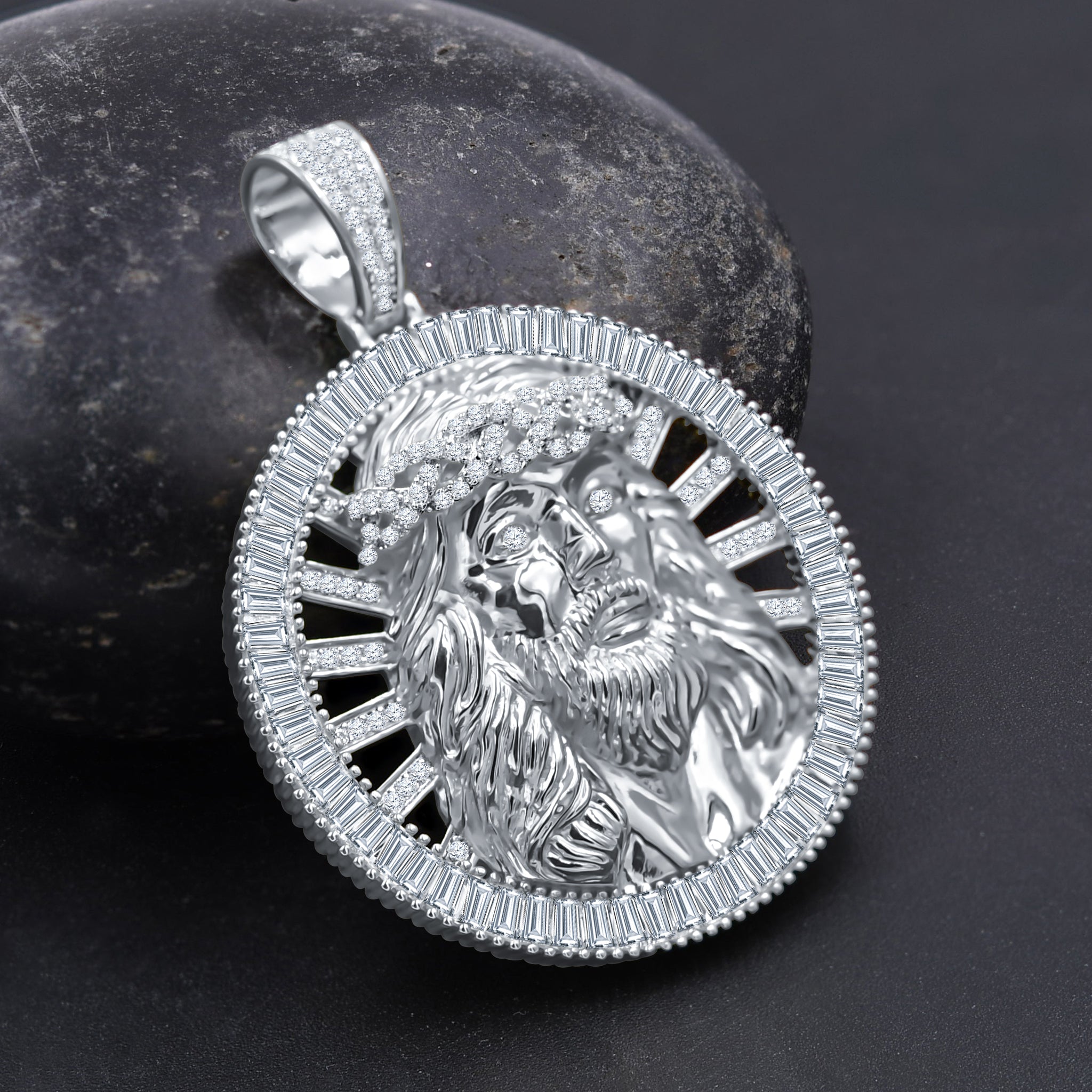 COMPATER Sterling Silver Locket featuring a circular design with sparkling Cubic Zircon stones, symbolizing divine love.