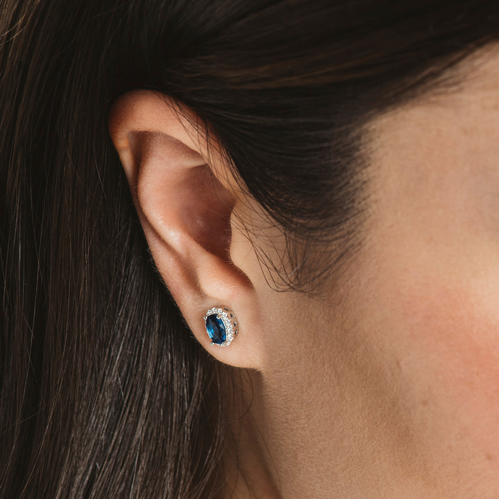 Conjunto de collar y pendientes en plata 925 con circonitas blancas y azules zafiro, elegante y sofisticado.