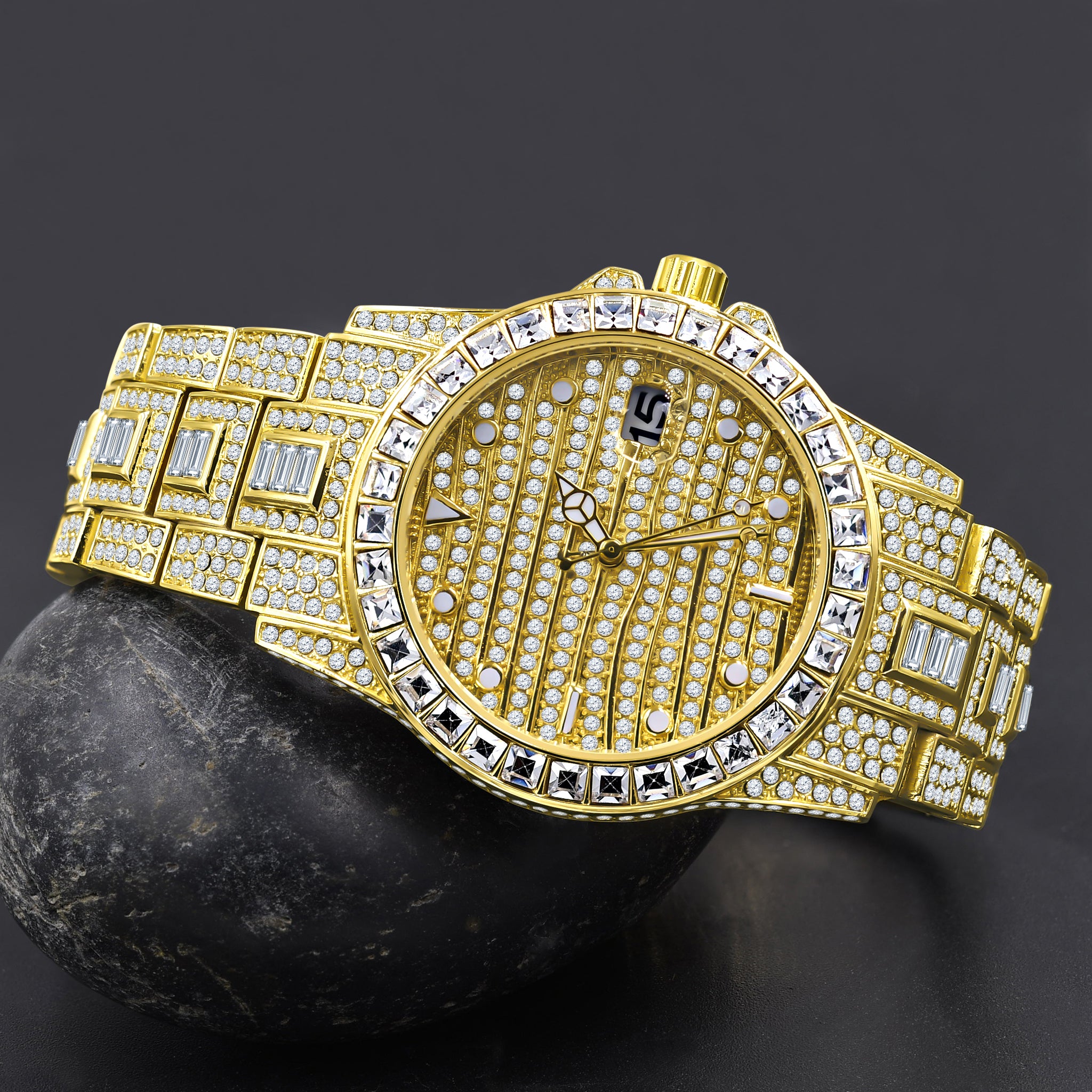 EXQUISITO Hip Hop Metal Watch featuring crystal accents and adjustable links, showcasing luxury and style.