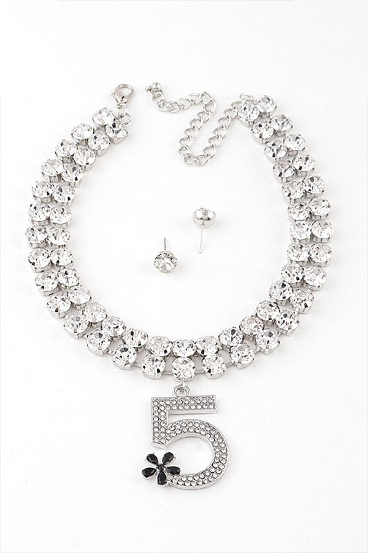 Crystal 5 Pendant Rhinestone Choker Necklace Set featuring five sparkling rhinestones on a delicate alloy chain.