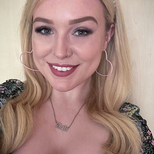 Custom Old English Name Necklace made of stainless steel, featuring a personalized name pendant and a durable chain.