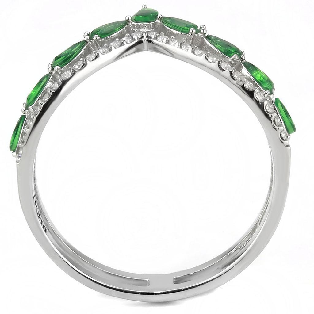 DA347 High Polished Stainless Steel Ring featuring a vibrant synthetic emerald stone, showcasing its elegant design and polished finish.