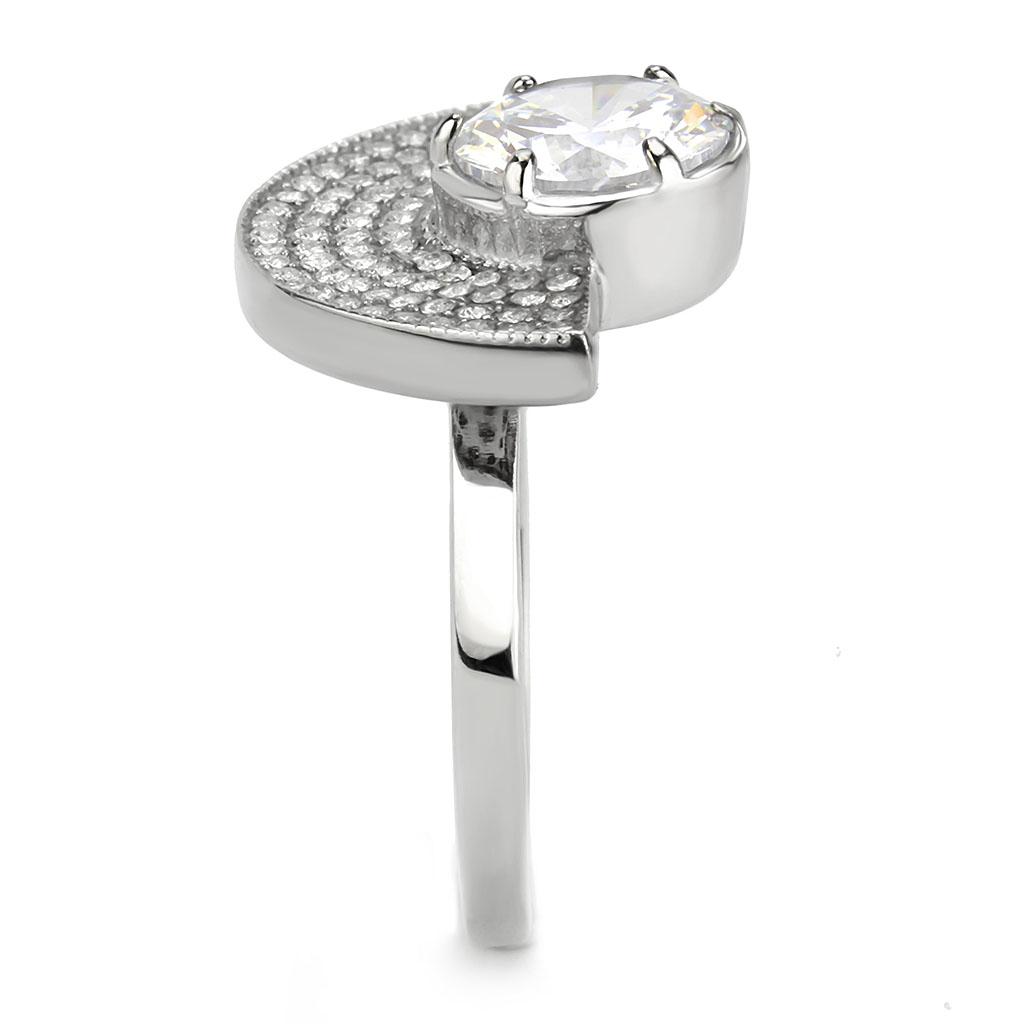 DA336 No Plating Stainless Steel Ring featuring an 8 mm AAA Grade Clear CZ stone, showcasing a sleek and elegant design.