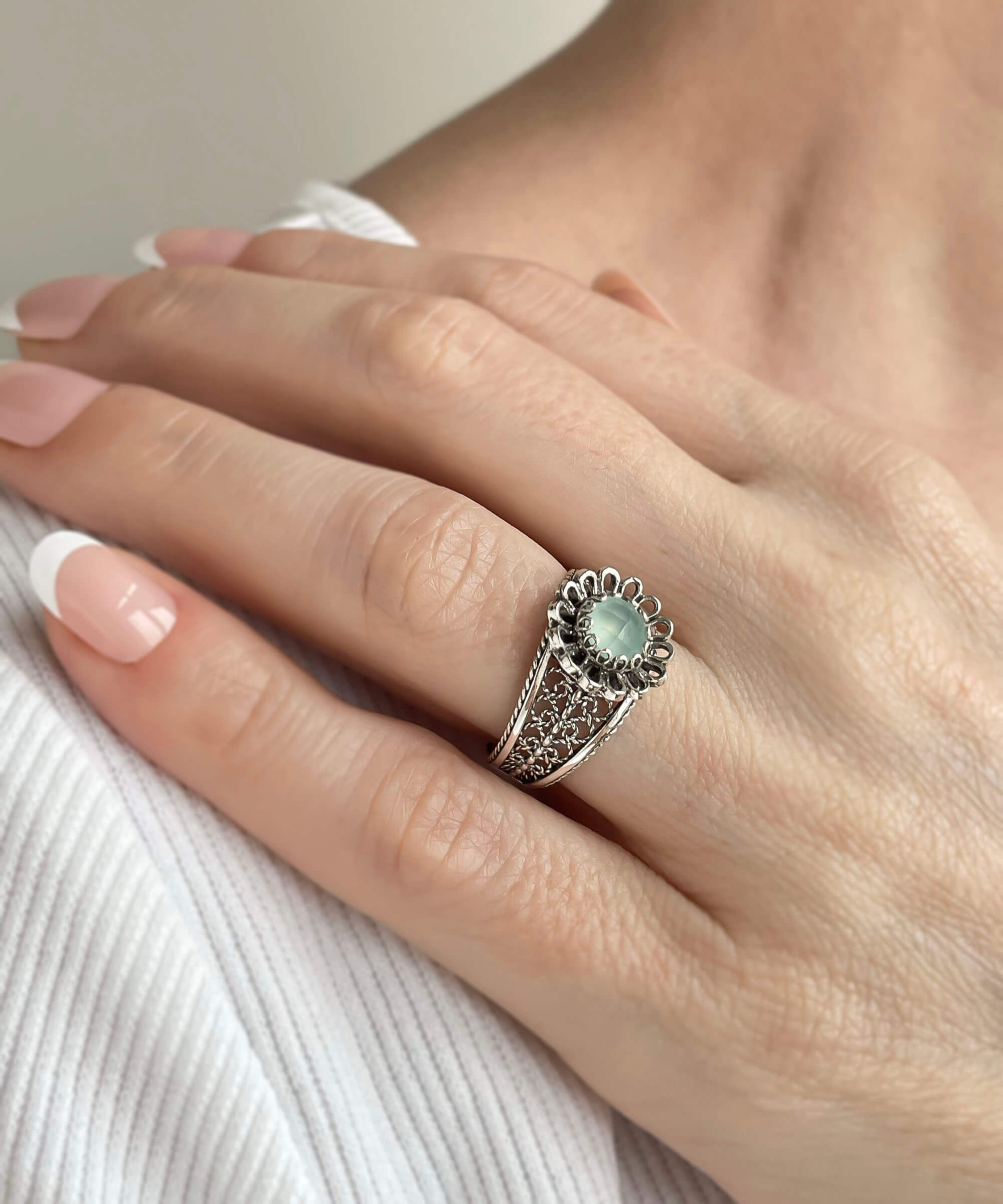 Daisy Figured Aqua Chalcedony Gemstone Filigree Art Women Silver Ring featuring intricate filigree design and a round faceted aqua chalcedony gemstone.