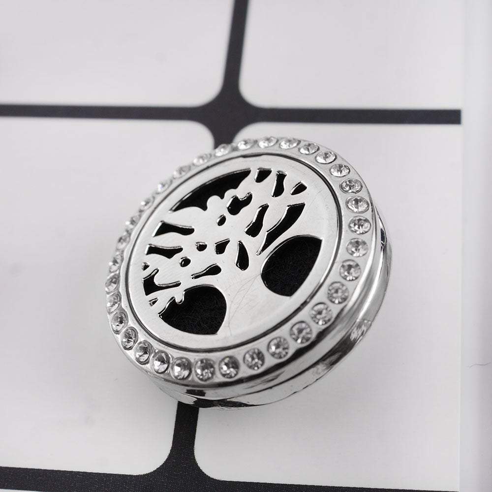 Essential Oils Snap jewelry with assorted color pads, showcasing its versatility and design.