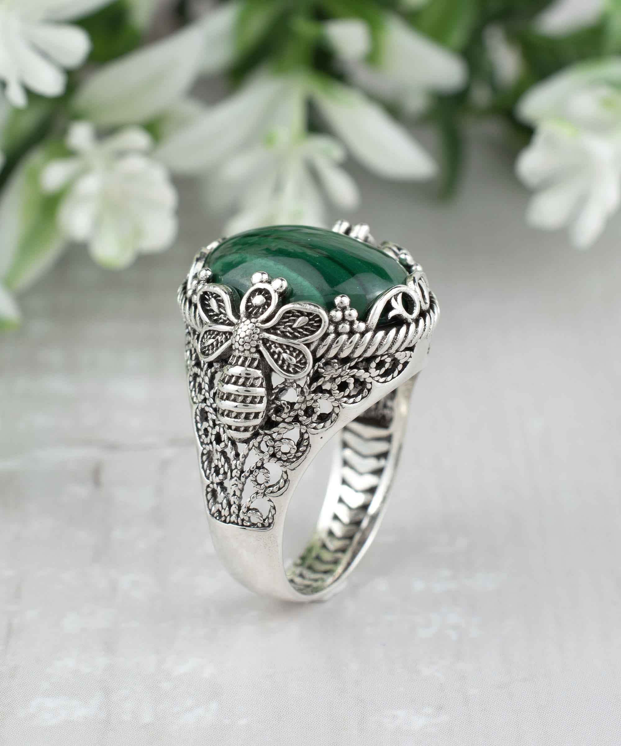 Elegant 925 Sterling Silver ring featuring a detailed filigree art bee design and a vibrant natural malachite gemstone.