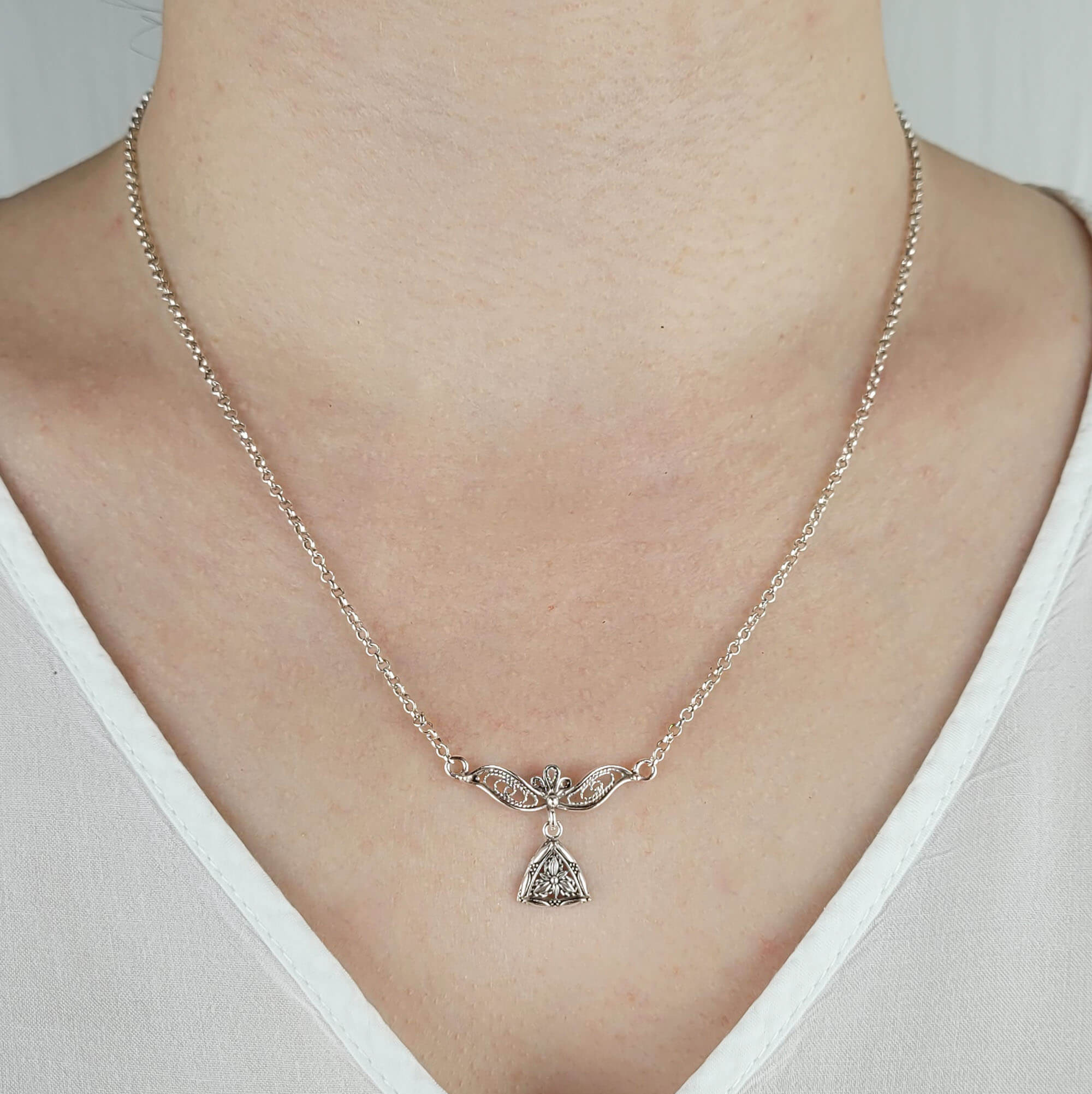 Elegant 925 sterling silver choker necklace featuring a filigree art triangle lotus design, showcasing intricate craftsmanship.