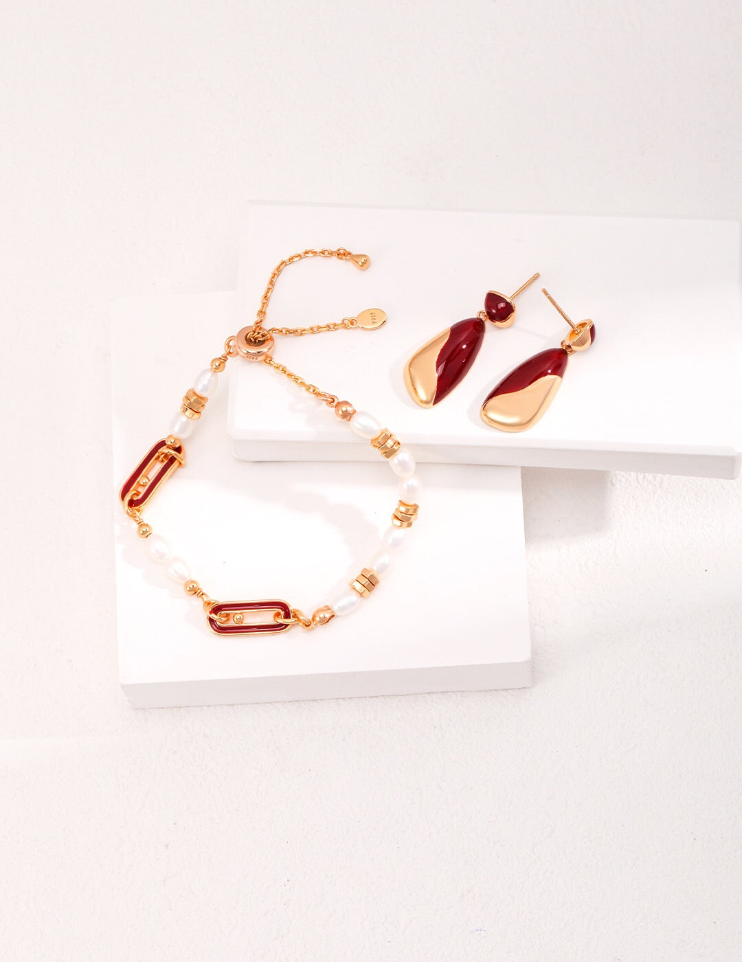Elegant French Romantic Pearl Inlaid Red Drop Glaze Bracelet featuring natural pearls and gold vermeil accents.