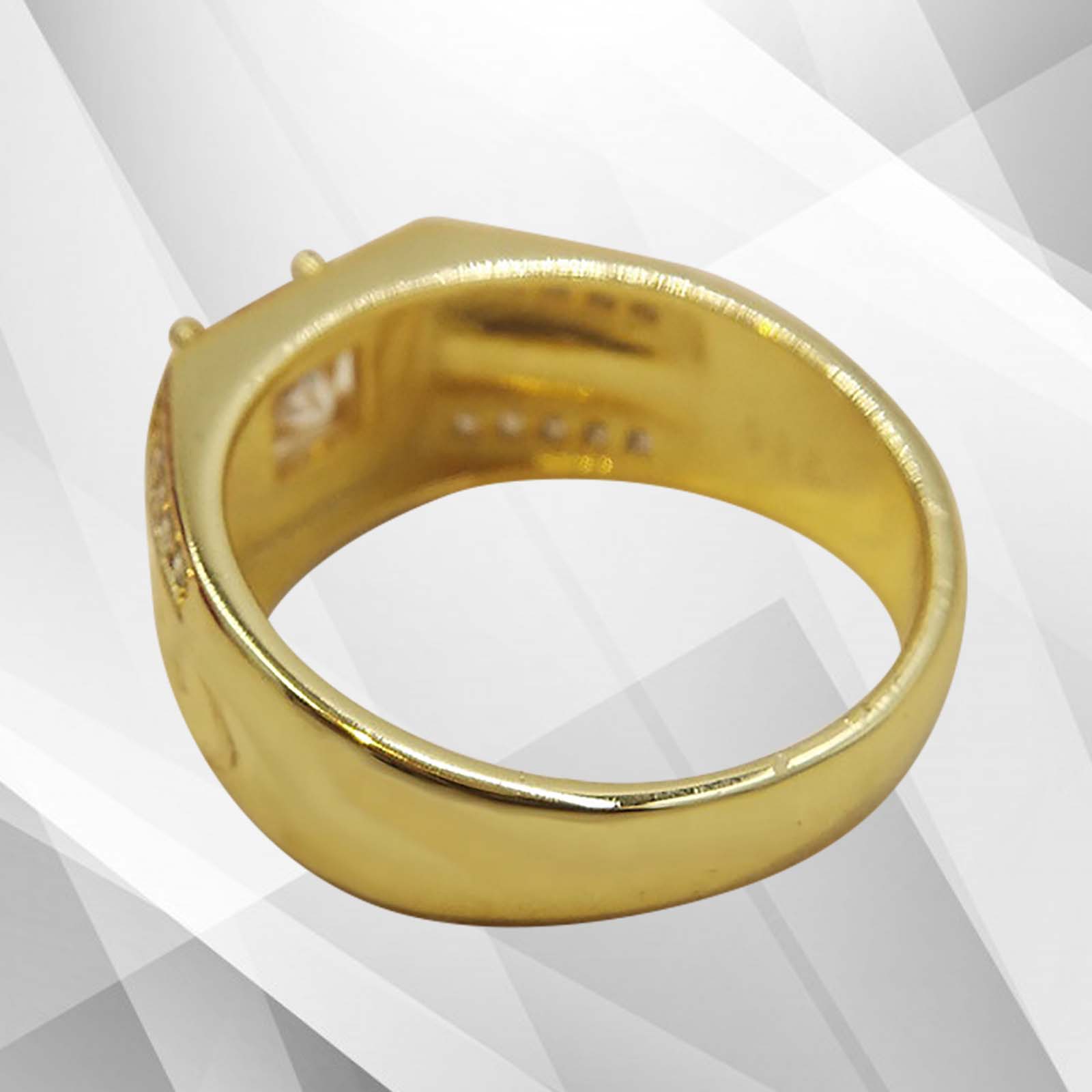 Gents 2.00Ct Round-Cut 21 CZ Diamonds Men’s Ring in 18Ct Yellow Gold, showcasing its elegant design and sparkling diamonds.