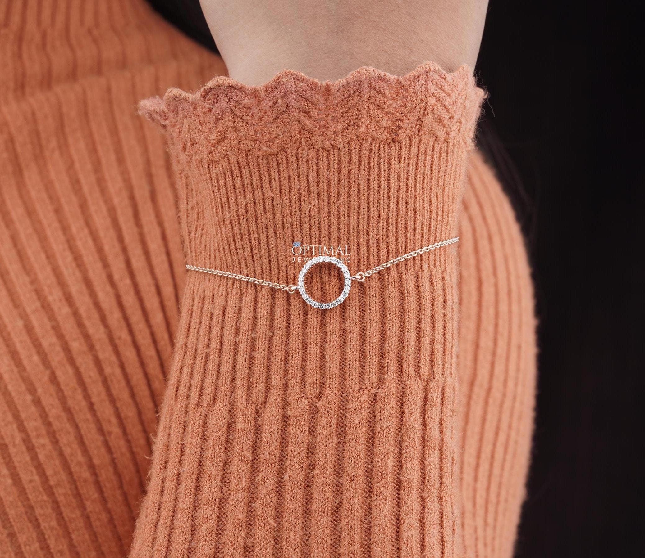 Gorgeous rose gold chain bracelet featuring stunning round cut lab-grown diamonds, perfect for everyday wear or special occasions.