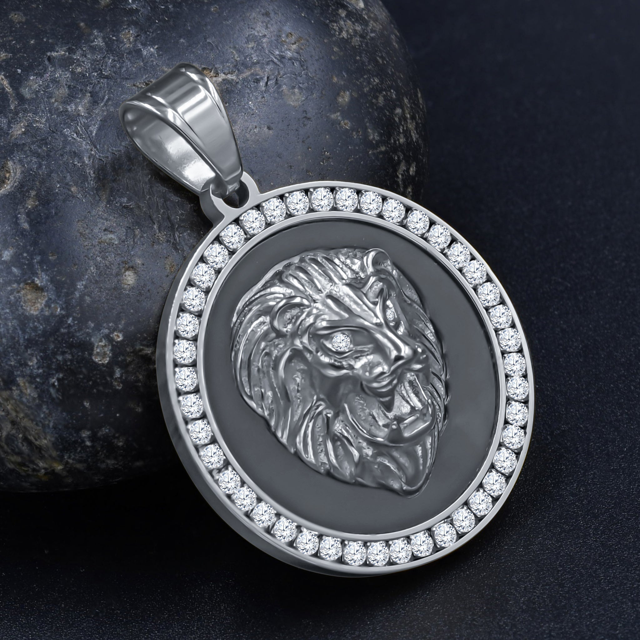 LEON LOCKET I 939901 featuring a cougar pendant with cubic zirconia stones, crafted from stainless steel.