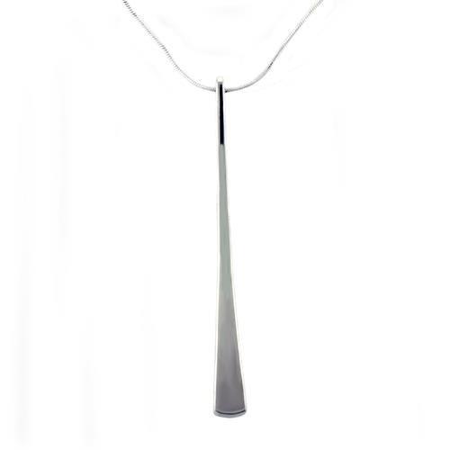 LOAS1310 High-Polished 925 Sterling Silver Necklace, showcasing its elegant design and shiny finish.