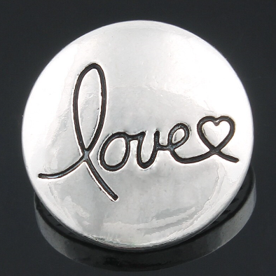 Love with Heart Snap in silver color featuring a heart design, perfect for customizing jewelry.