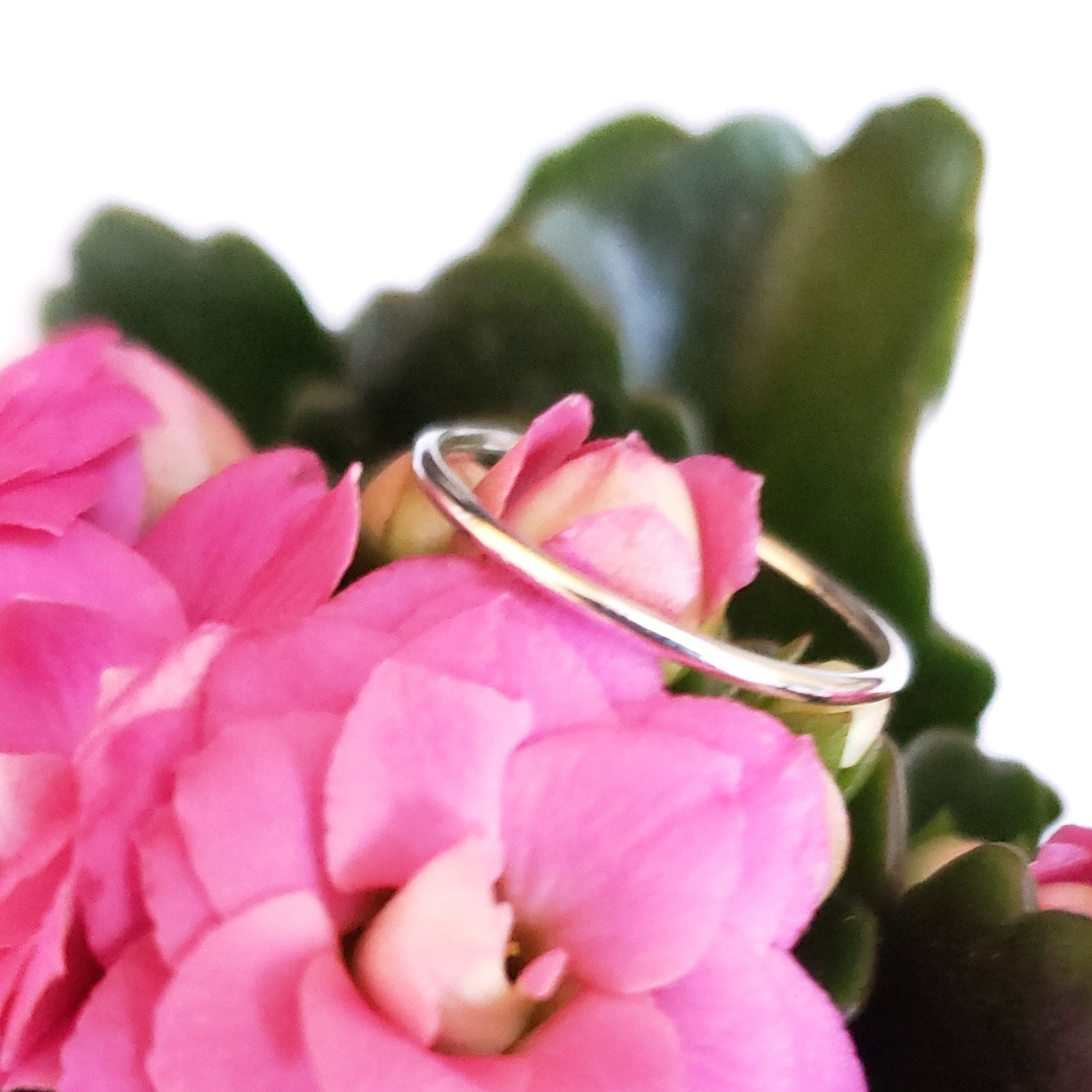 Mia 2 mm Fitted Toe Ring in sterling silver and 14K gold fill, showcasing its delicate design and versatility.