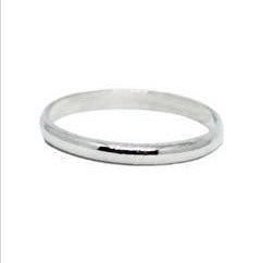 Mia 2 mm Fitted Toe Ring in sterling silver and 14K gold fill, showcasing its delicate design and versatility.