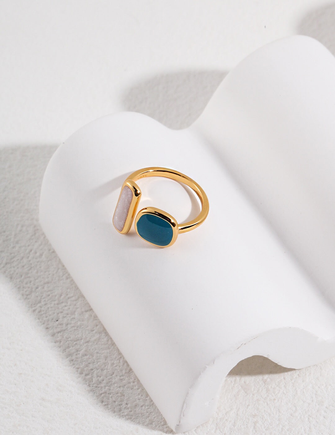Minimalist Band Drip Glaze Open Ring featuring gold vermeil and lapis lazuli, elegantly designed with an adjustable band.