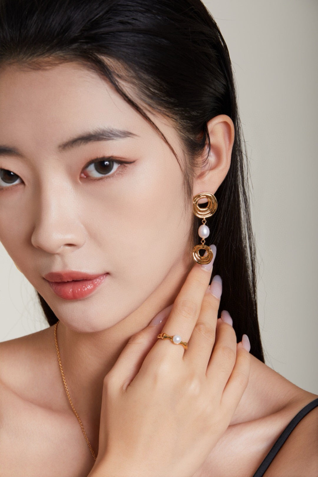 Minimalist Pearl Open Ring featuring a genuine freshwater pearl set in sterling silver or gold vermeil, showcasing a sleek and elegant design.