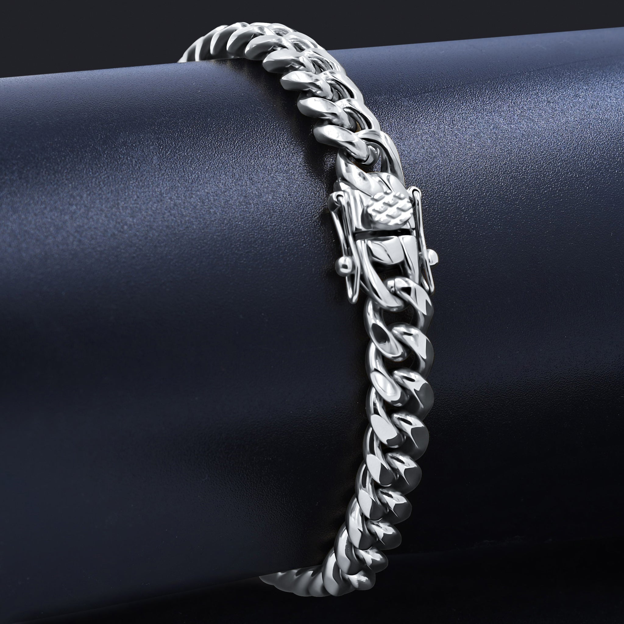 PARADISIACAL 10MM Steel Bracelet showcasing its sleek design and shiny finish, perfect for stylish accessorizing.