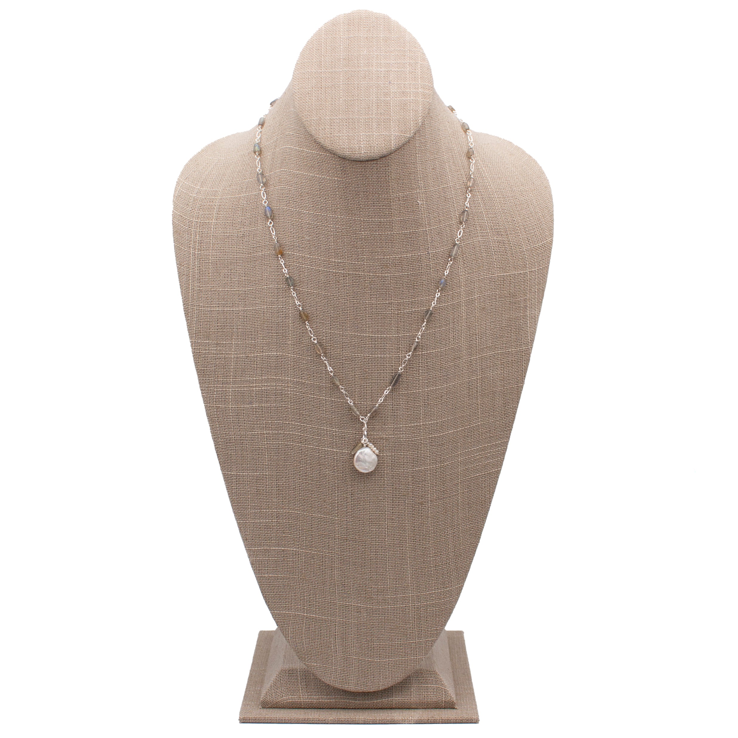 Elegant Pearl Pendant with Charm Labradorite Chain Necklace featuring natural gemstones and silver-plated copper clasp.